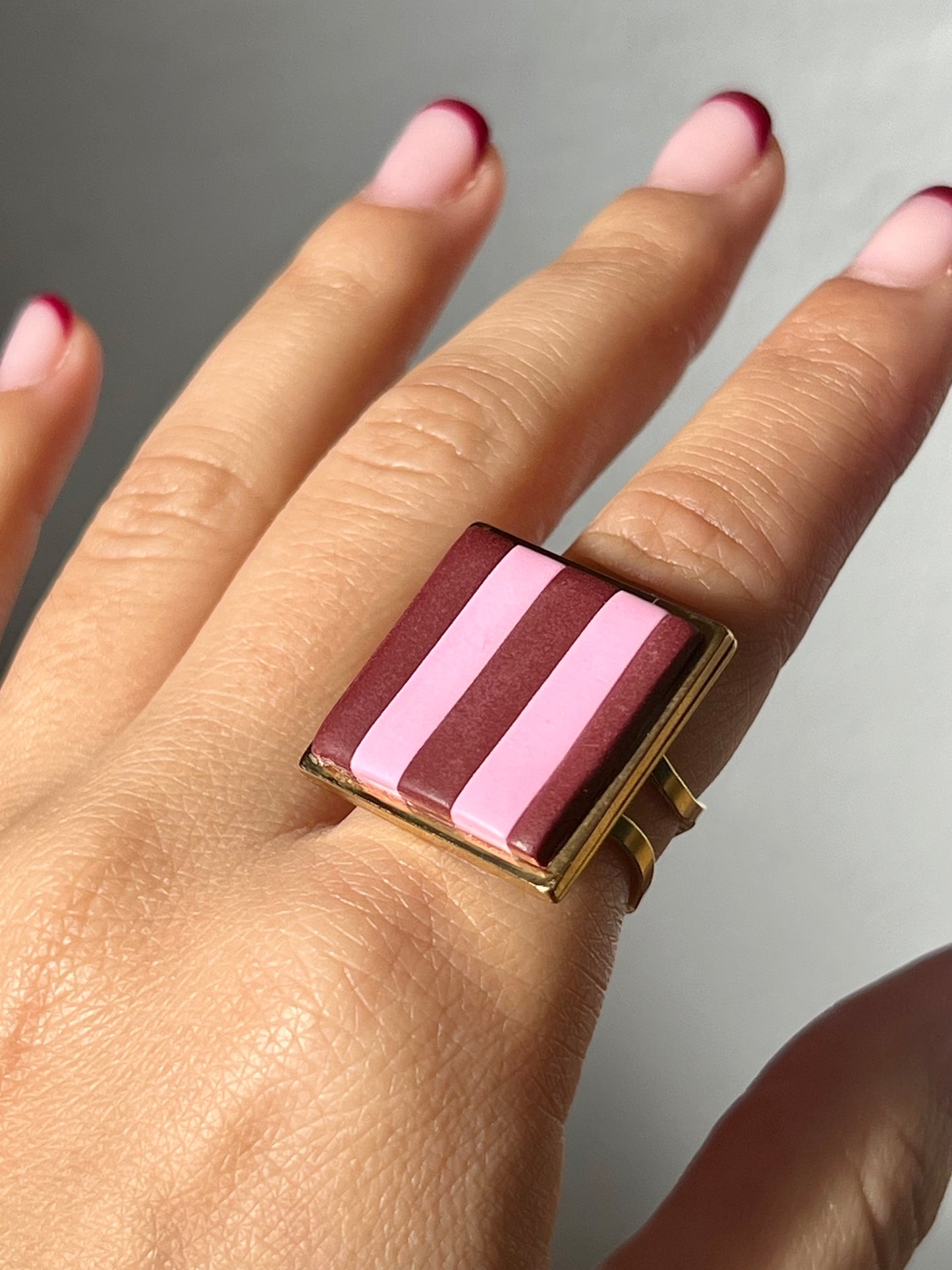 Telma rayas burdeos y rosa