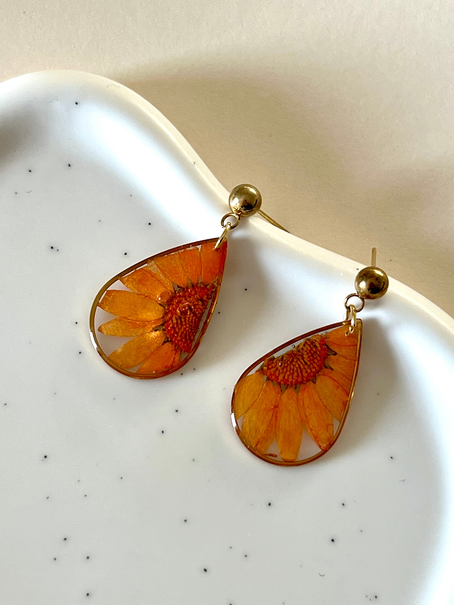 Lágrima floral margarita naranja