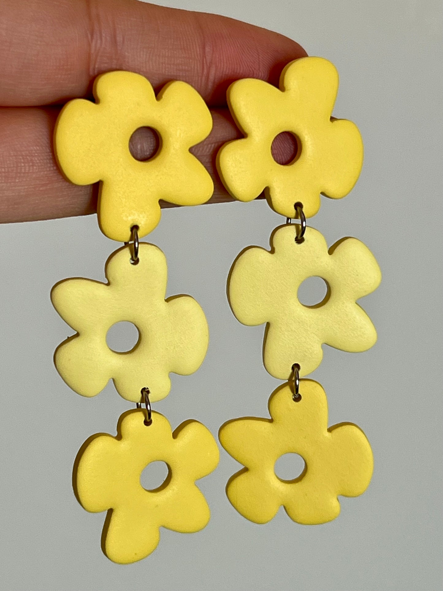 Eneri amarillo pastel