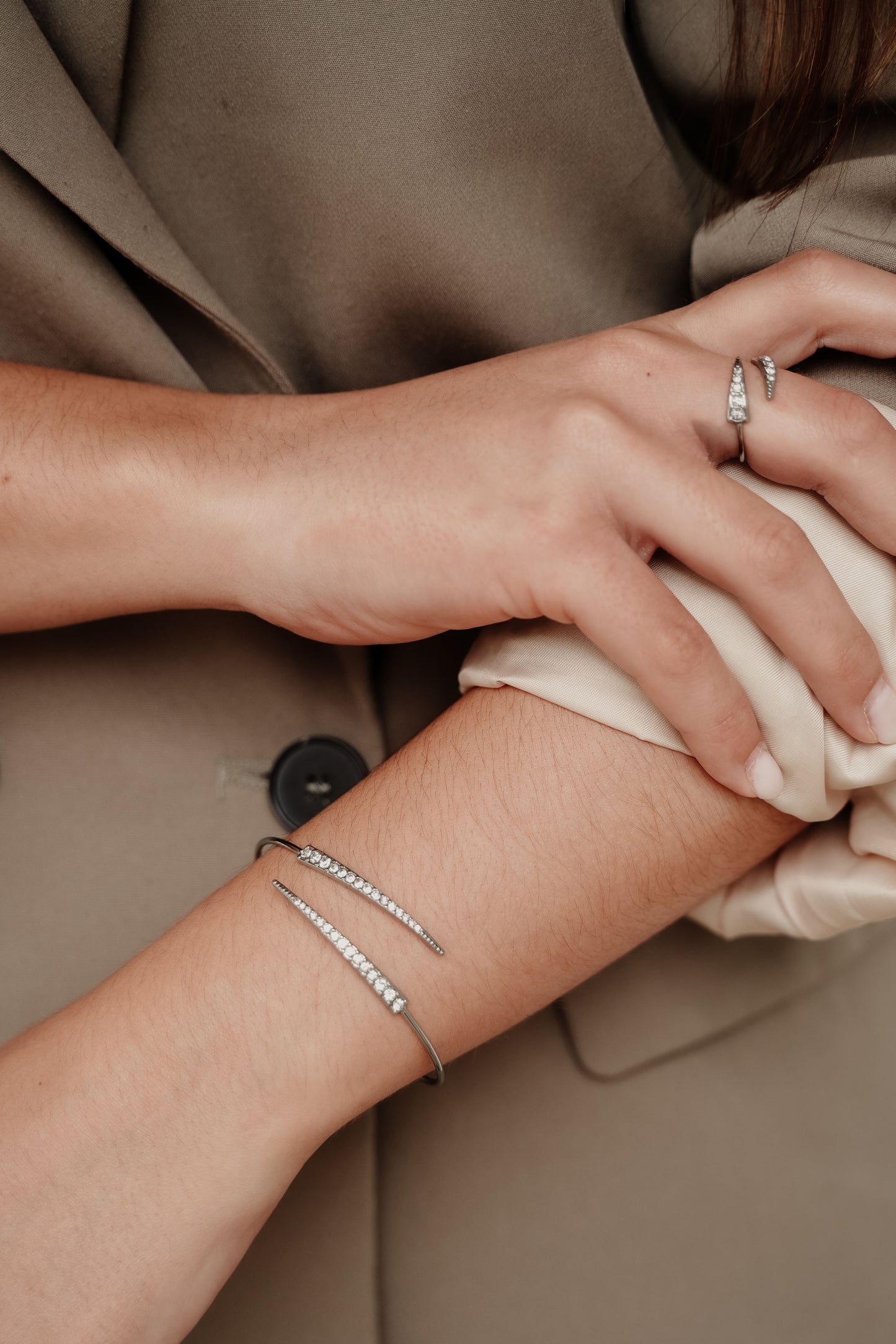 Brazalete Lúmina plateado