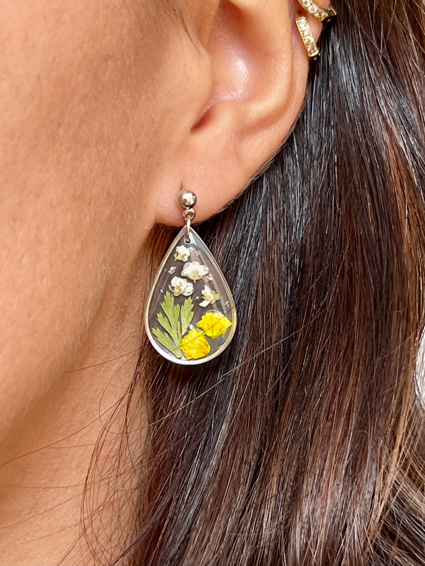 Lágrima floral amarilla