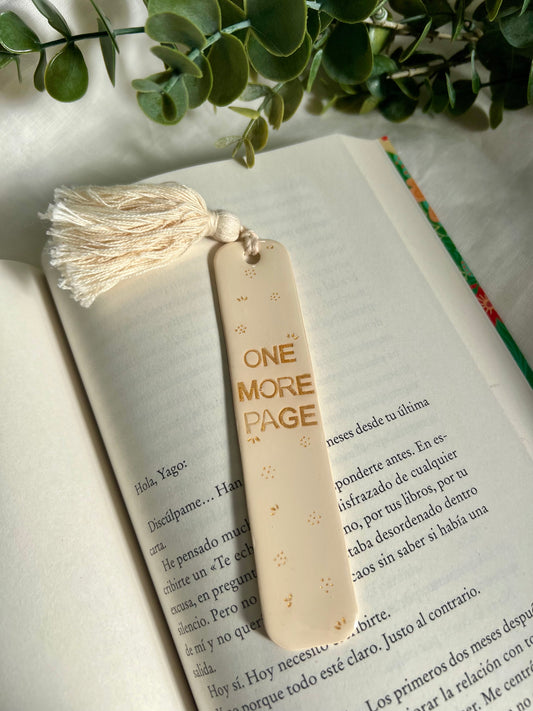 Marcapáginas “one more page” beige