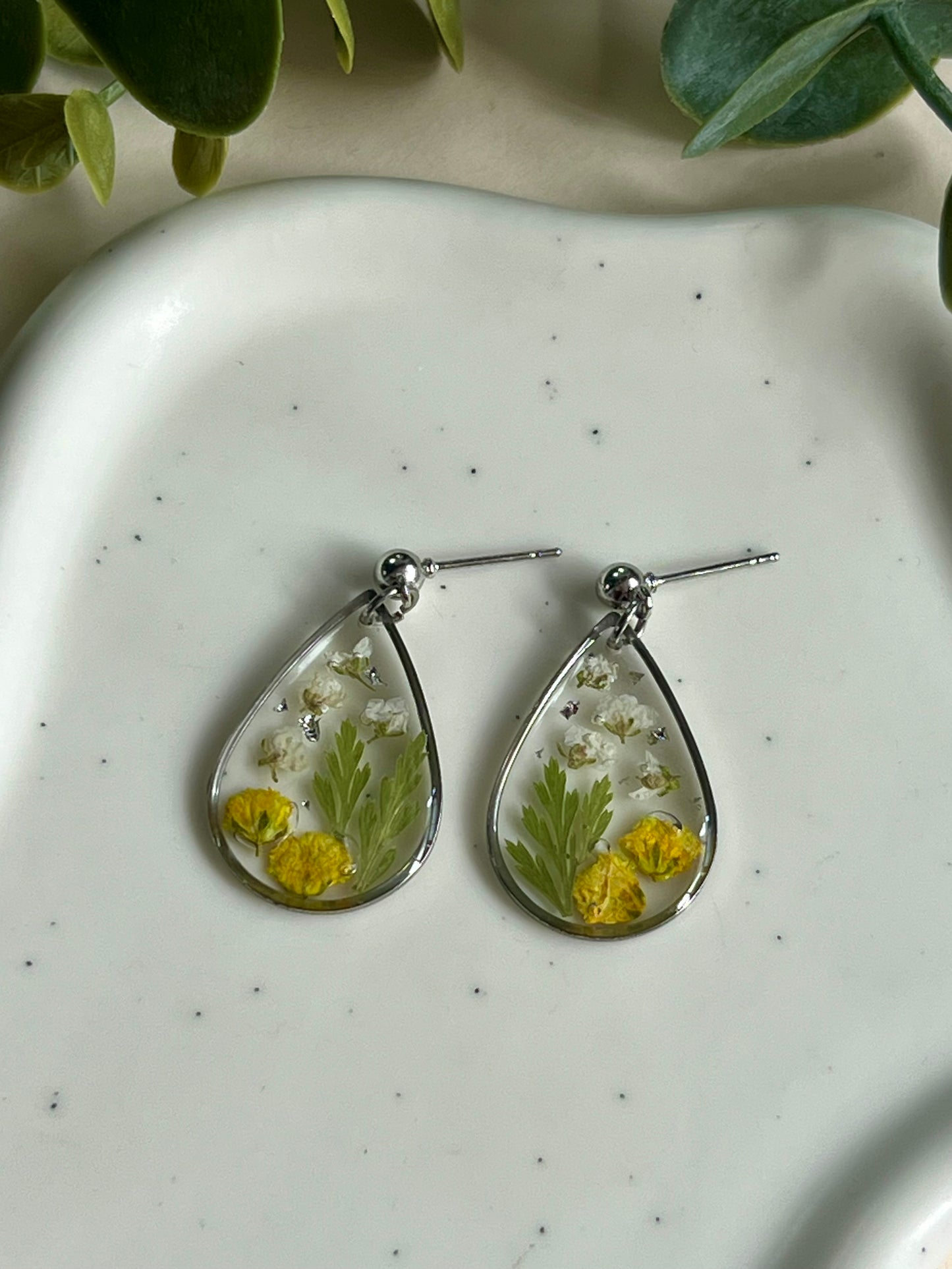 Lágrima floral amarilla