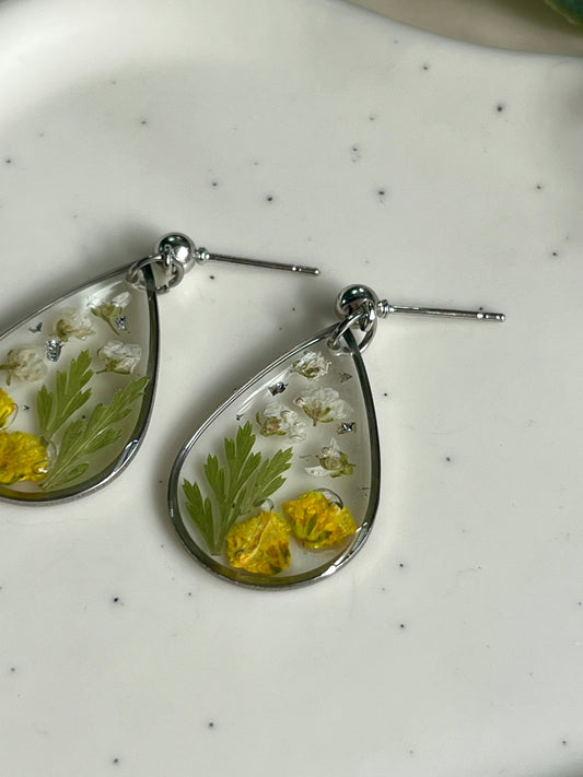 Lágrima floral amarilla