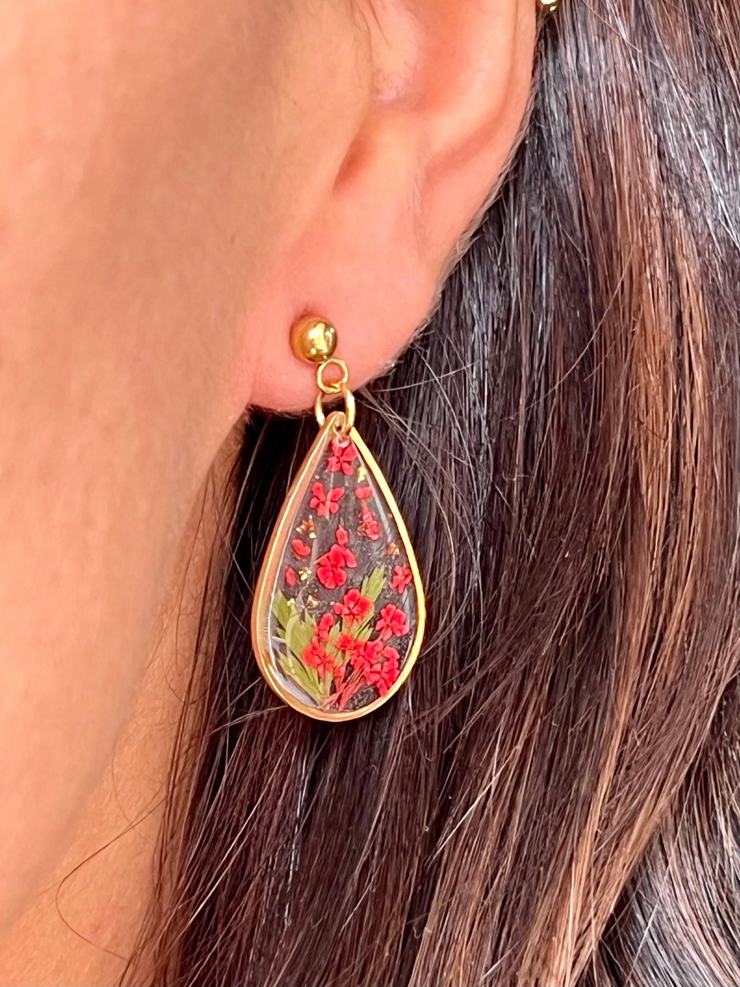 Lágrima floral rojo