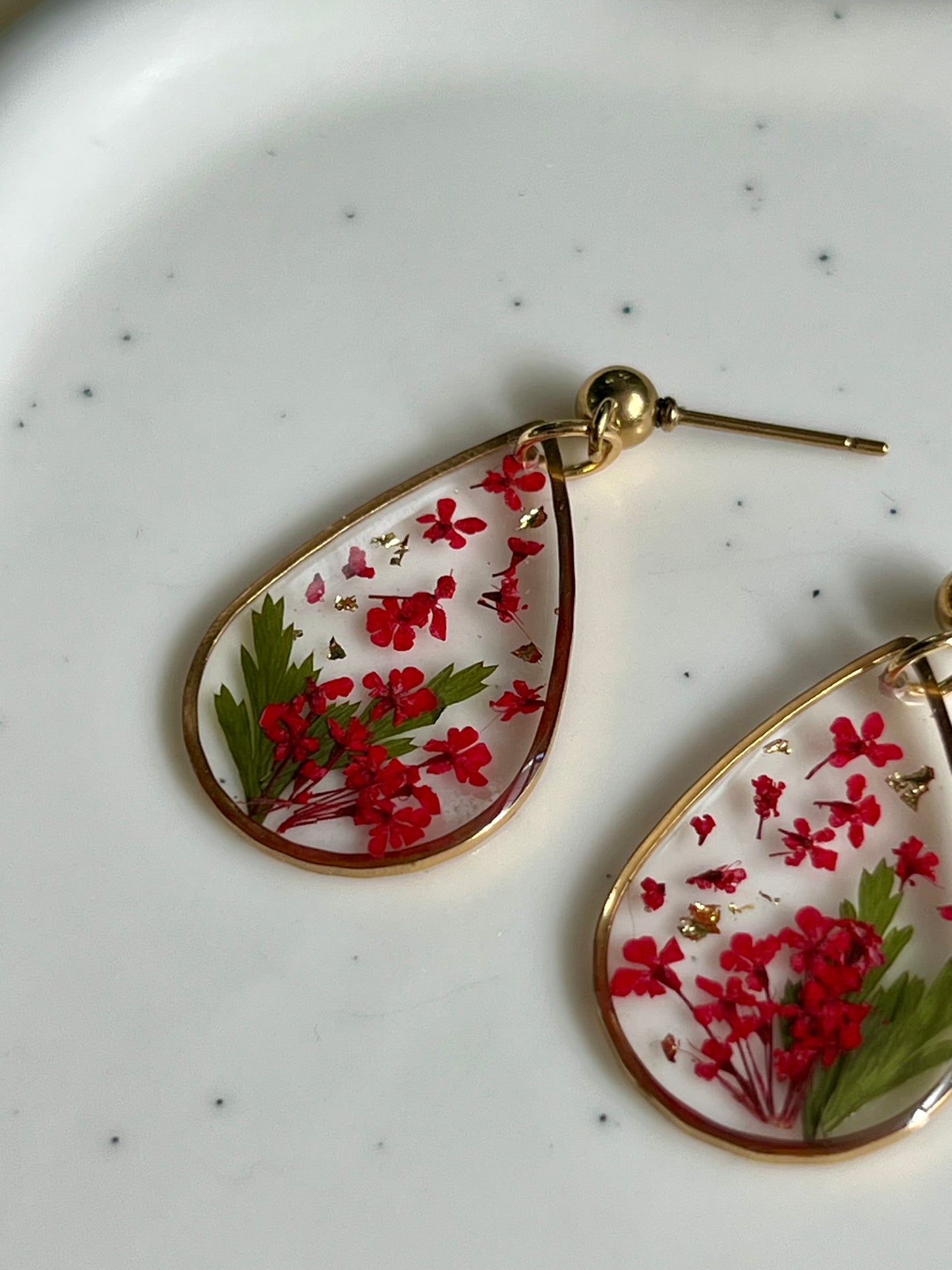 Lágrima floral rojo