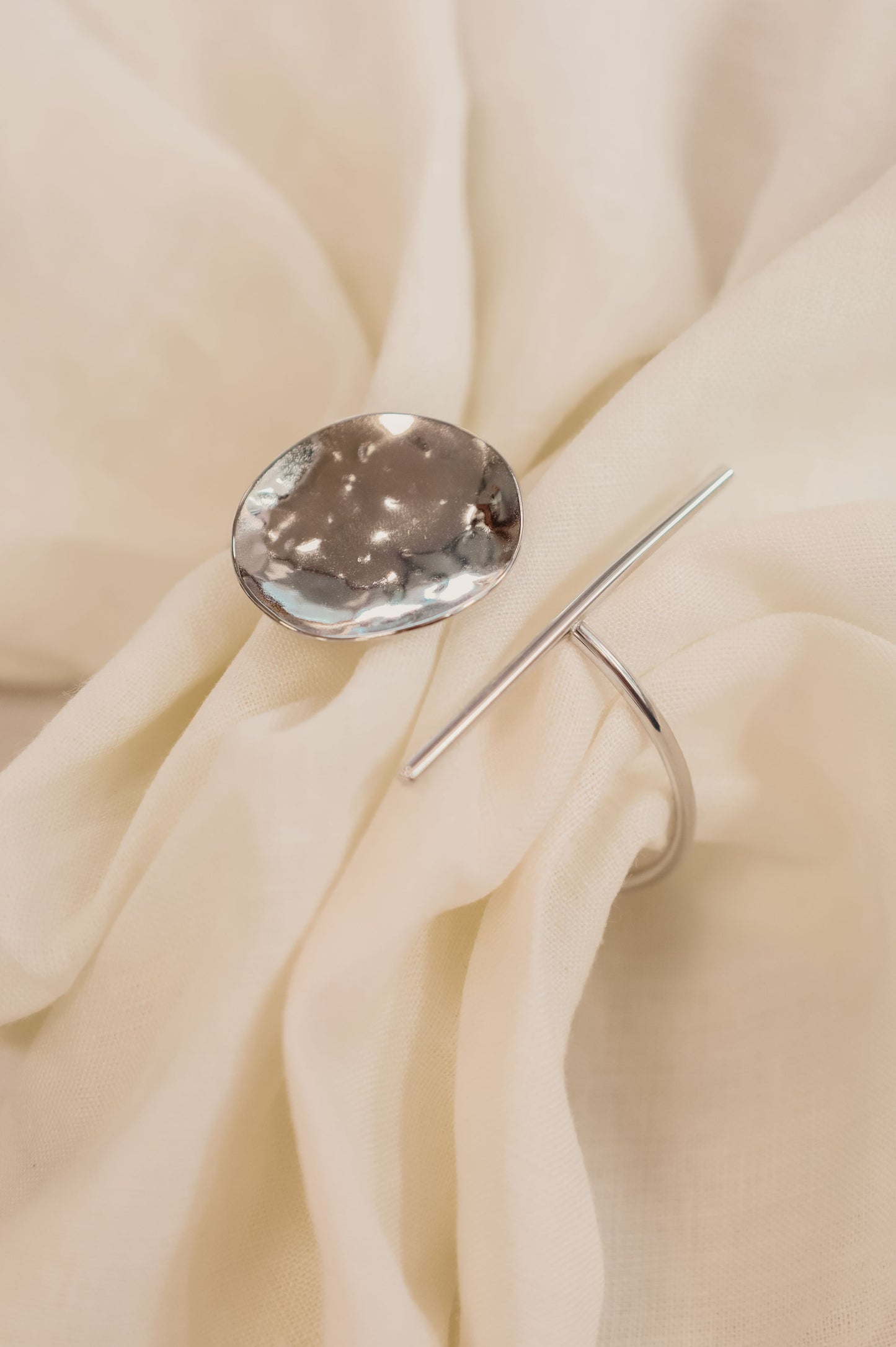 Brazalete Elara plateado